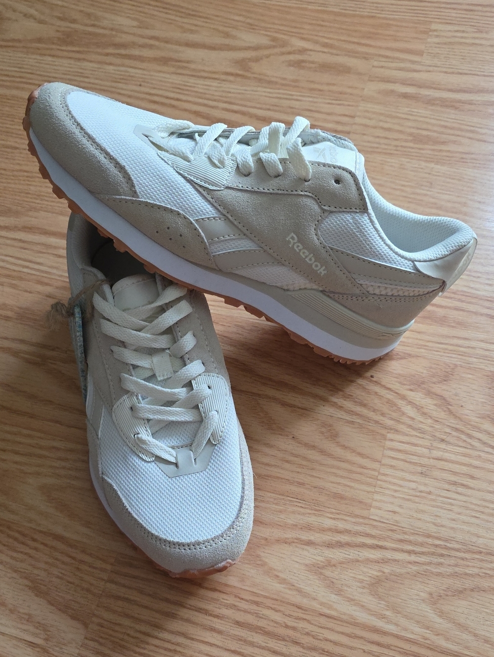 Reebok Women's Neutral Beige and White Athletic Sneakers Size 7.5
